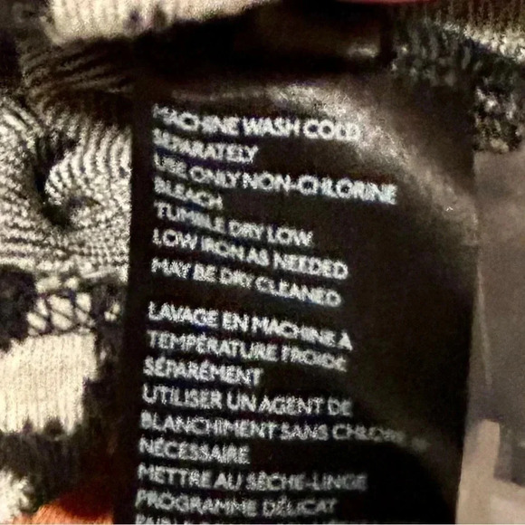 Gently Worn FREE PEOPLE Black and White Top, Size XS - Picture 5 of 6